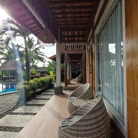 Peraja Bungalows Loyok Sangyang Екстер'єр фото