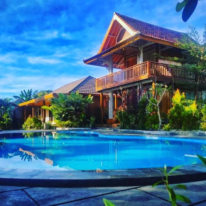 Peraja Bungalows Loyok Sangyang Екстер'єр фото