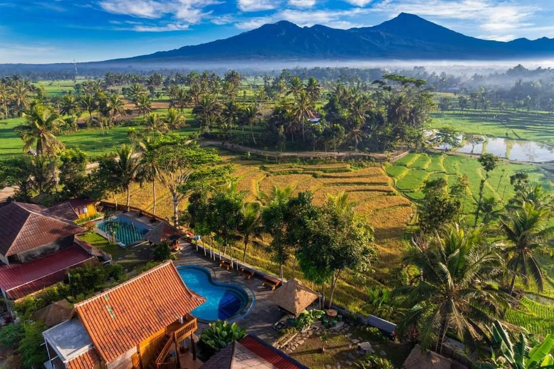 Peraja Bungalows Loyok Sangyang Екстер'єр фото