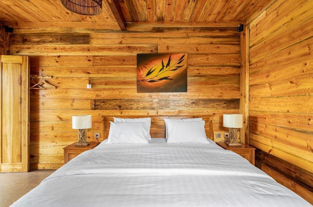 Peraja Bungalows Loyok Sangyang Екстер'єр фото