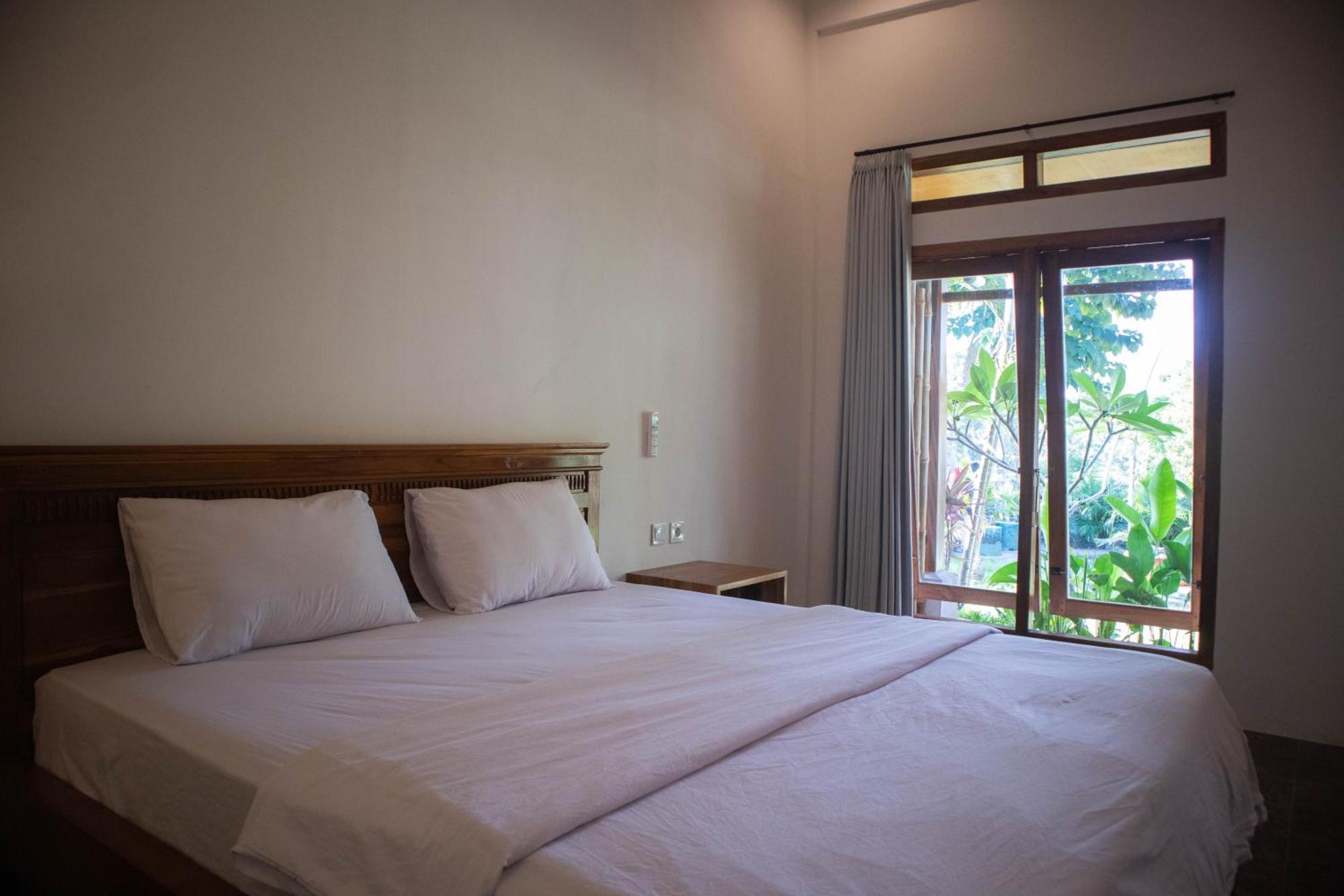 Peraja Bungalows Loyok Sangyang Екстер'єр фото