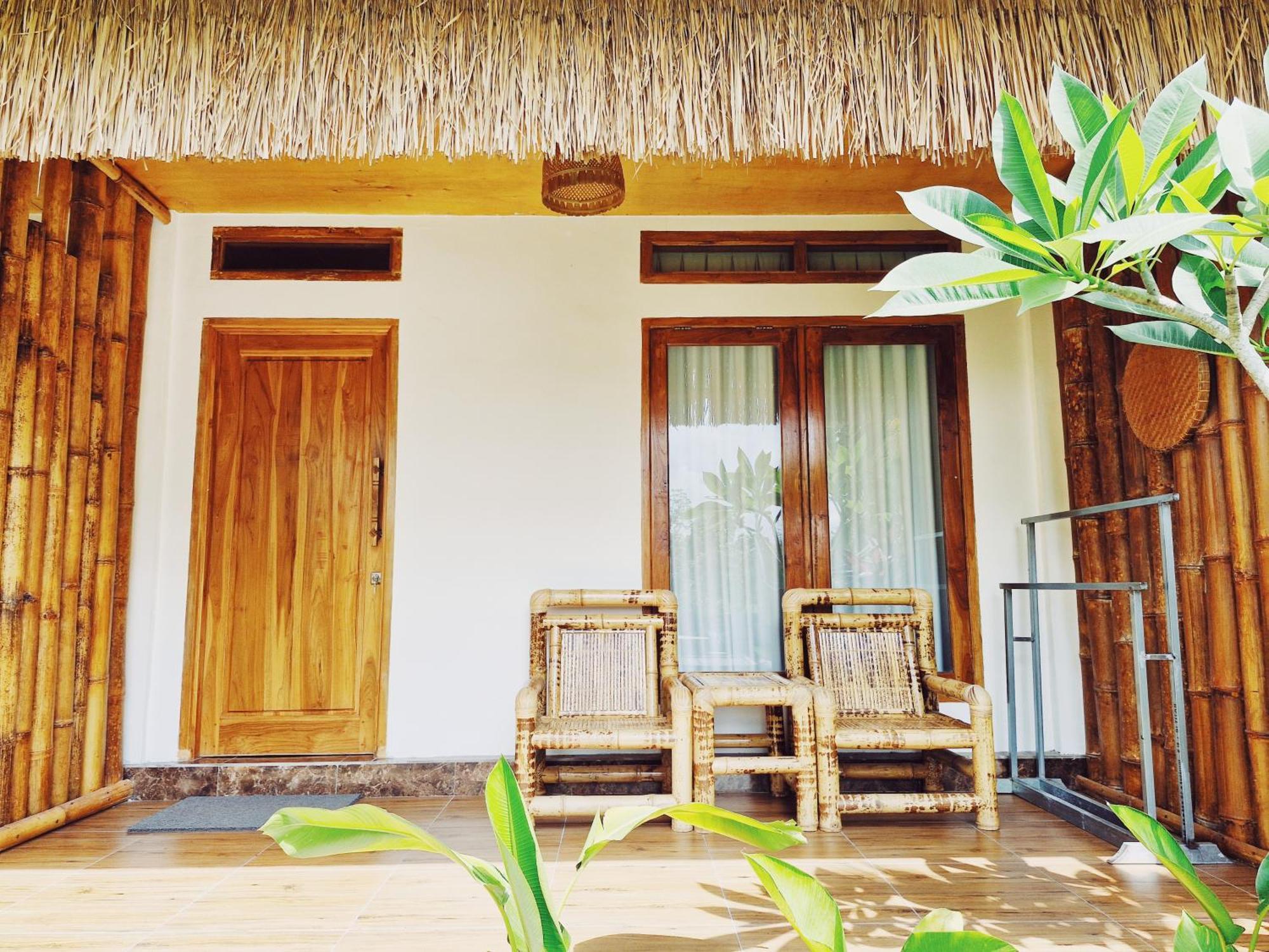 Peraja Bungalows Loyok Sangyang Екстер'єр фото